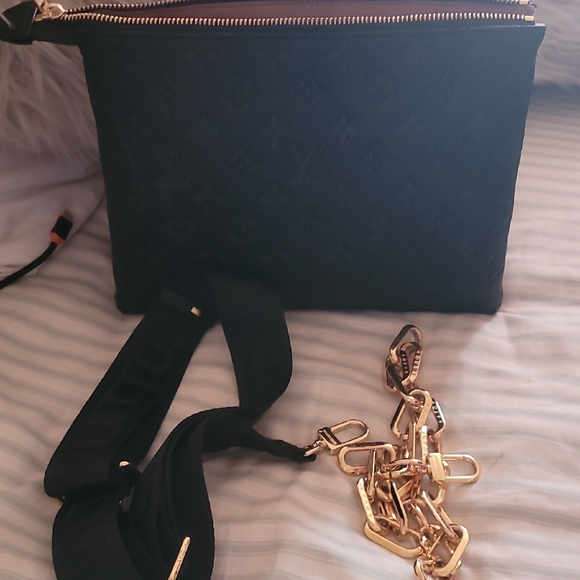 Louis Vuitton Black Embossed Clutch (Not Original) - Picture 3 of 3